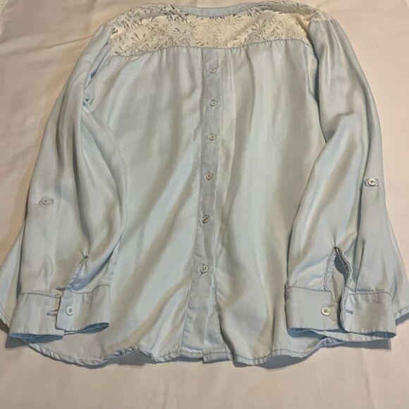 Chelsea & Theodore size large pale blue long sleeve blouse with lace upper - Picture 7 of 7
